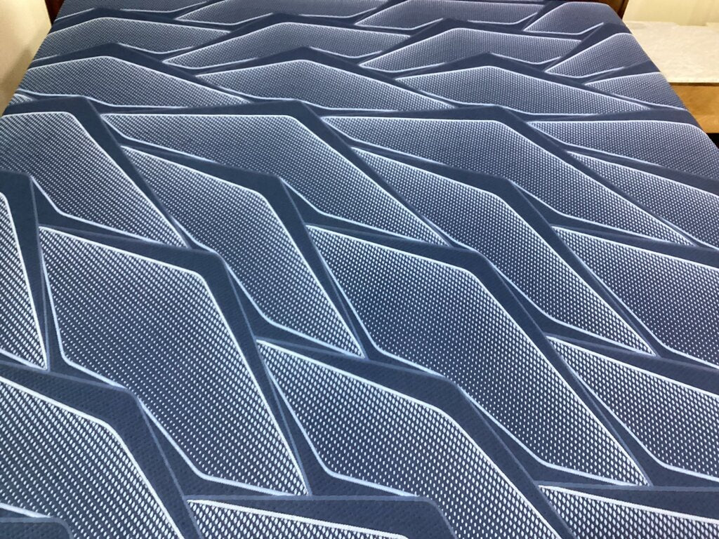 85272 - Serta iSeries Hybrid King 12in Mattress