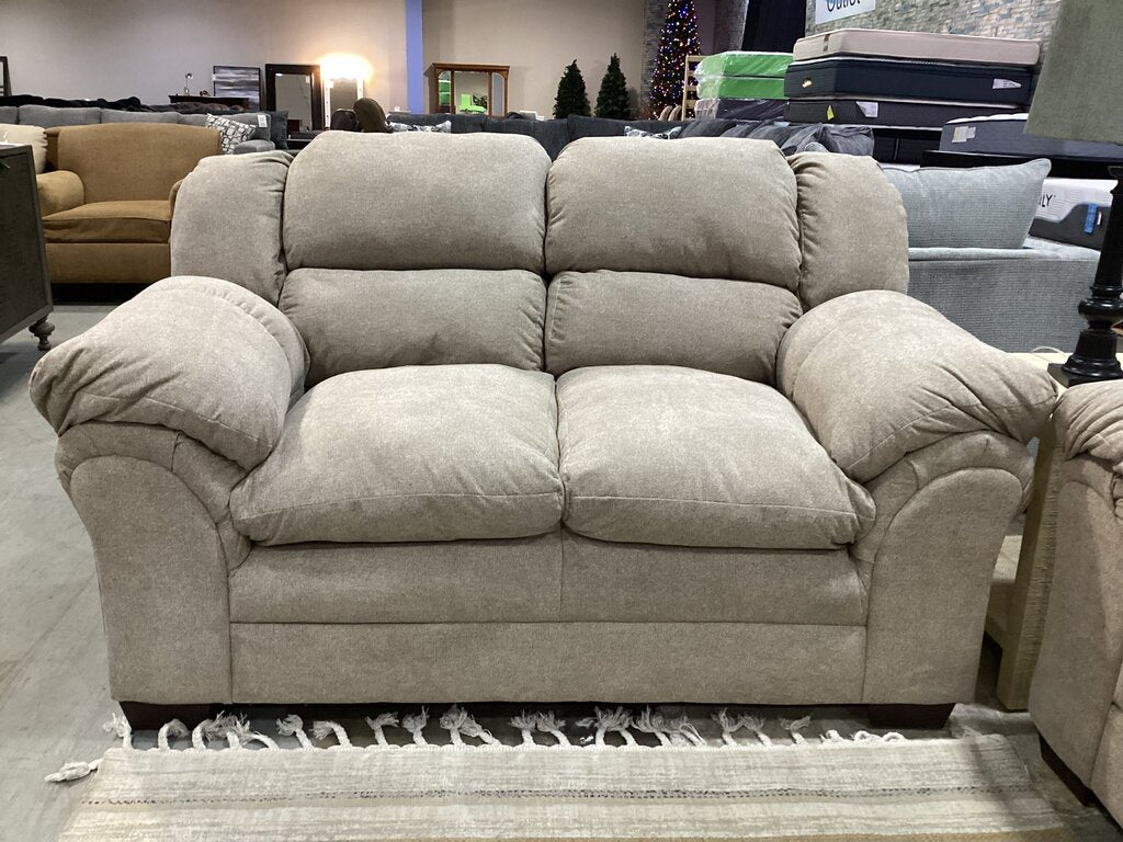 Venus Toast NEW Sofa & Loveseat 88/64x37x38