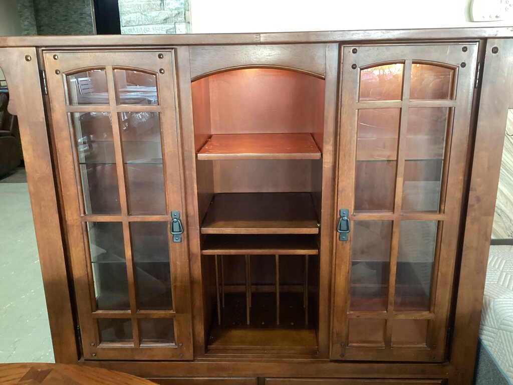 85498 Broyhill China Hutch 55x18x56