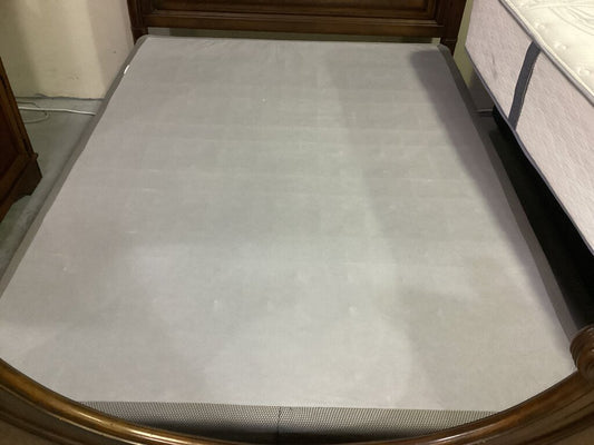 85122 - Gray Queen Box