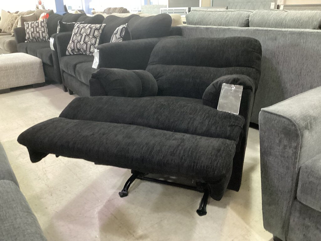 Richmond Onyx NEW Recliner 33x33x38 (2155)