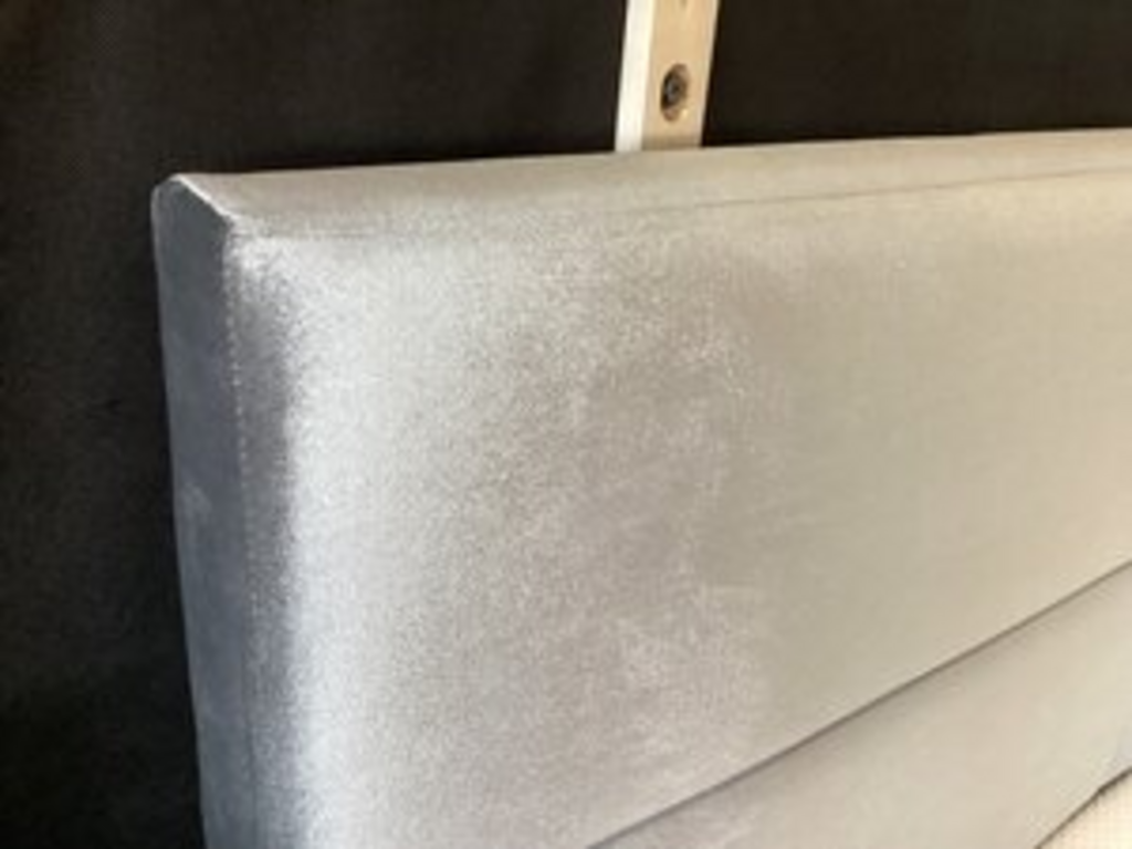 Silver Upholstered NEW Queen Platform Bedframe 63x84x44 (CFS9426-Q)