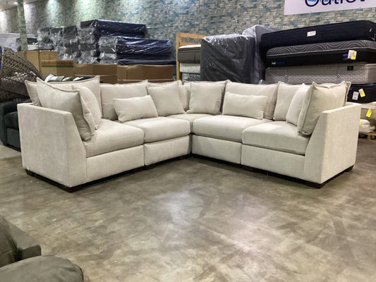 Dino Ivory New 5pc Sectional 109x109x40 (85011-4353/4353)