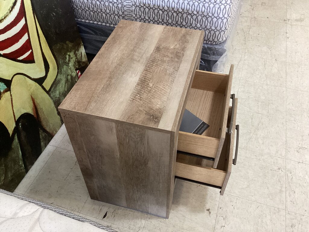 85604 - Ashley Gachester Nightstand 24x25x16