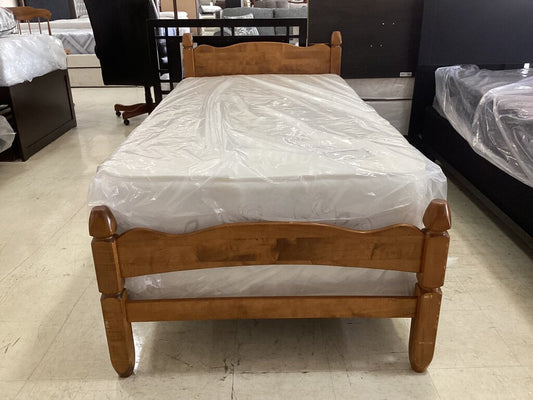 85653 - Vintage Wood Twin Bed Frame 39x81x35