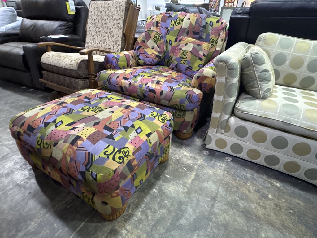 85646 - Post Modern Club Chair and Ottoman (c-43x36x33)(o-30x23x14) *Ai