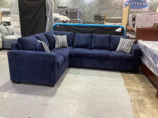 Woodland Navy New Sectional 111x88x36