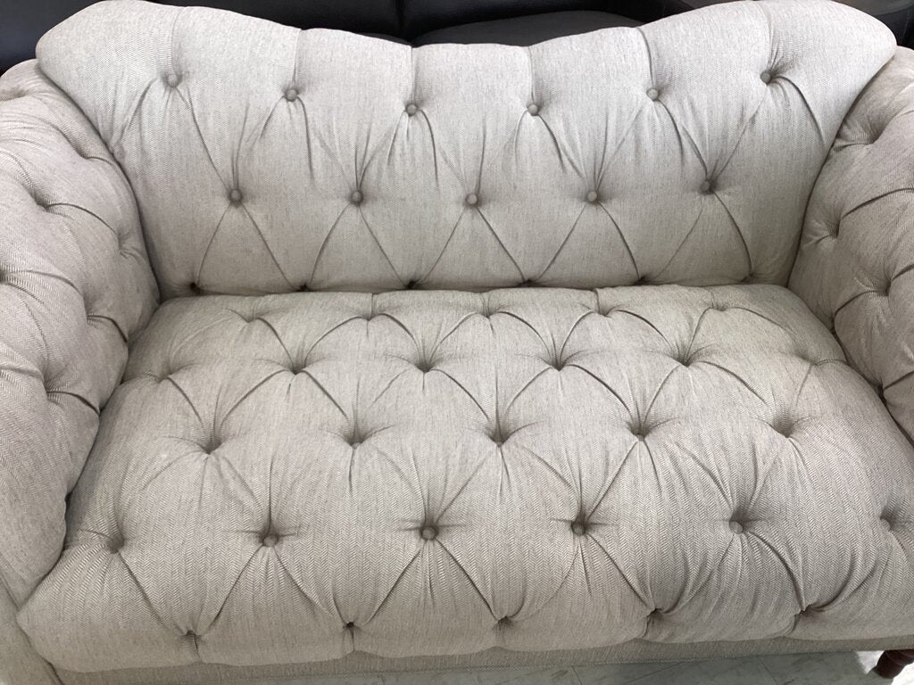 85679 Chesterfield Button Tufted Loveseat 69x36x34