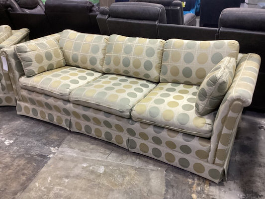 85647 - Reupholstered Sleeper Sofa (83x33x27)