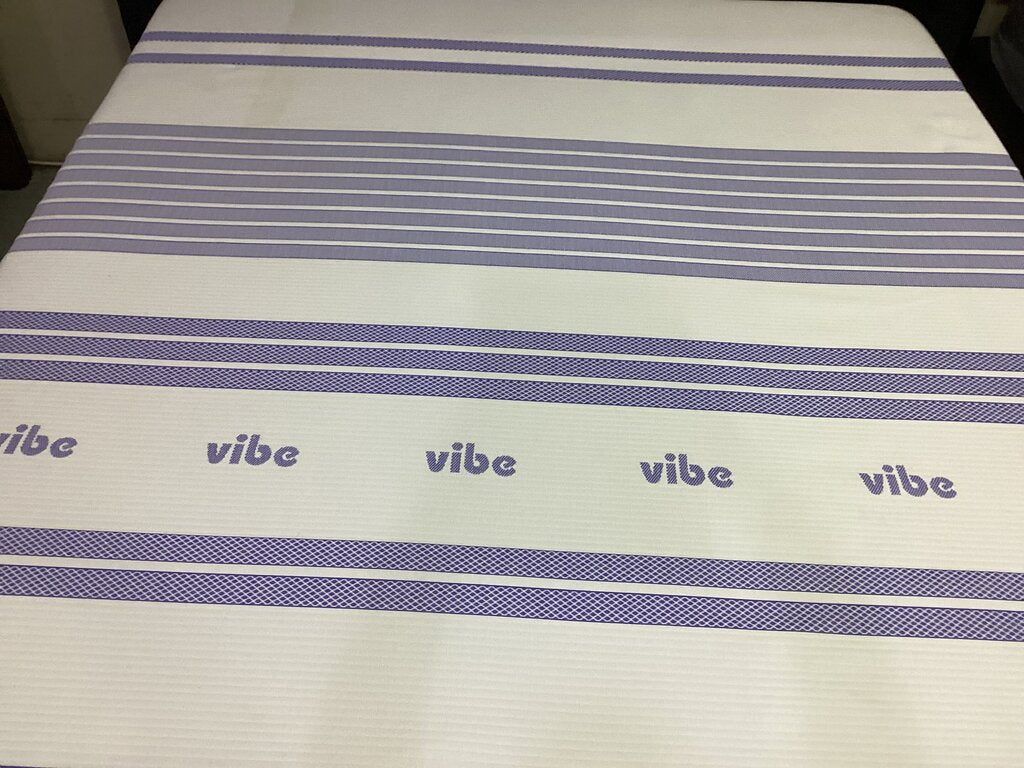 85719 Vibe 12" King Mattress