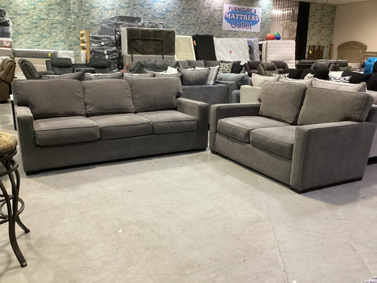 85770 - Jonathan Louis Radley Sofa and Loveseat (86x38x35)(61x38x35)