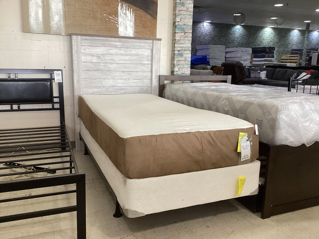 85605 - Ashley Willowton Twin Headboard 42x3x54