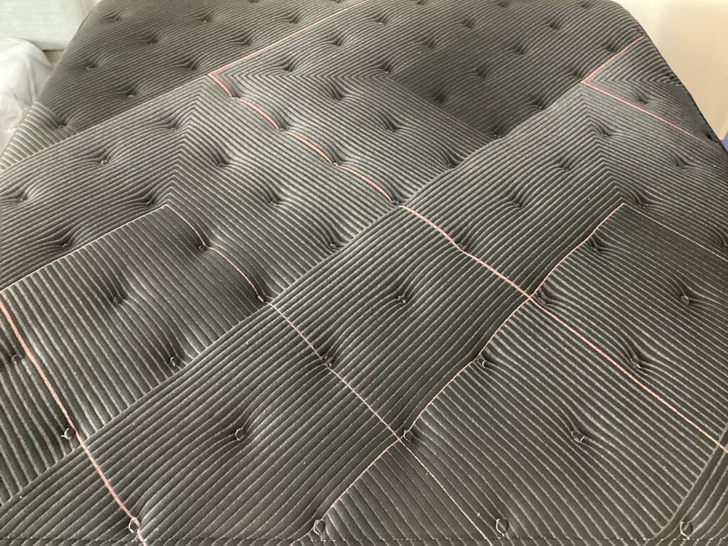 85765 - BeautyRest Black C-Class King Mattress