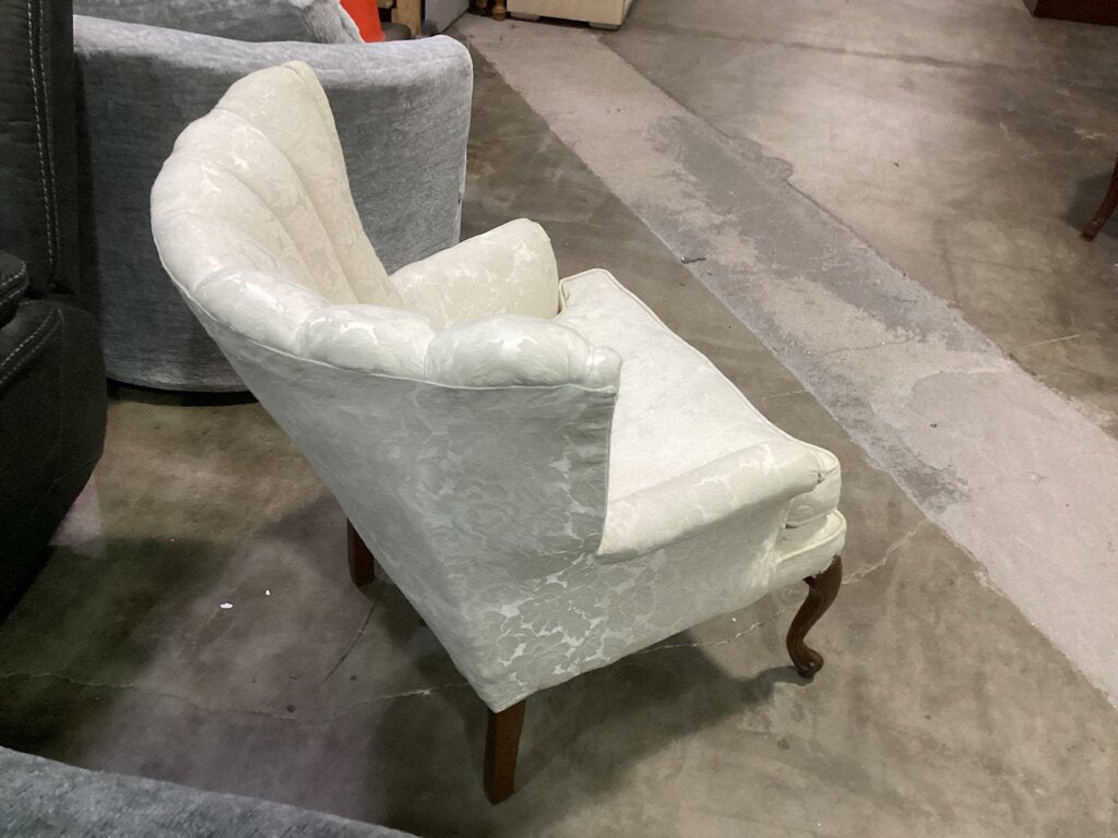 85833 - Vintage Fanback Arm Chair 28x24x33