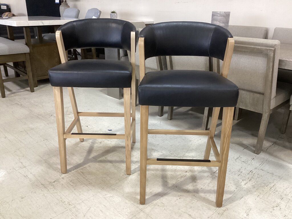 85942 - Boulevard Wax Black Leather Bar Chair 21x20x41