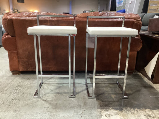 85906 - Ashley Madanere Pair of White Barstools 19x17x31/35
