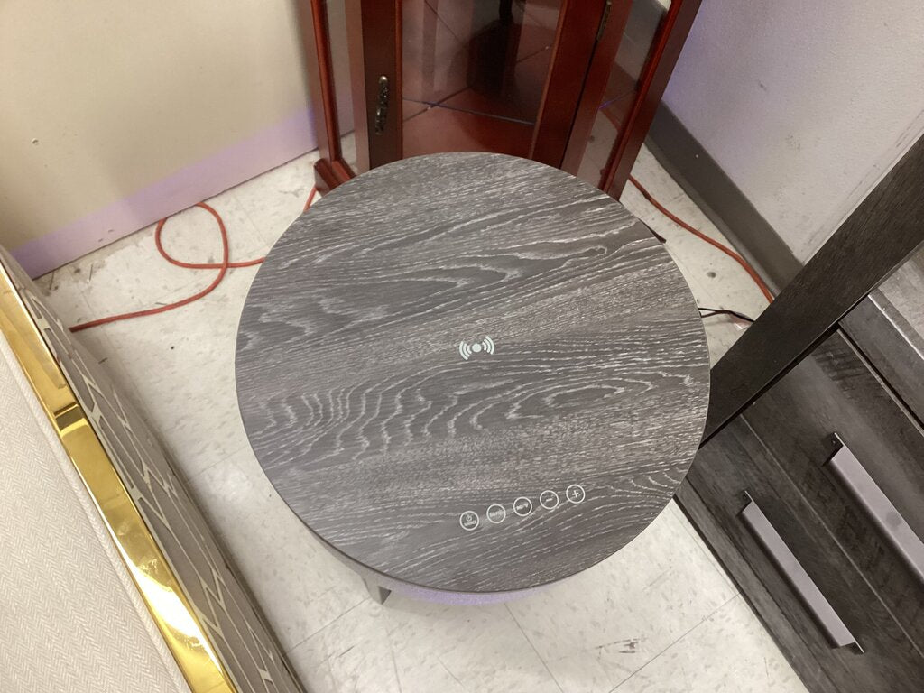 85902 - Ashley Sethlen Accent Table w/Bluetooth Speaker 18x18x22