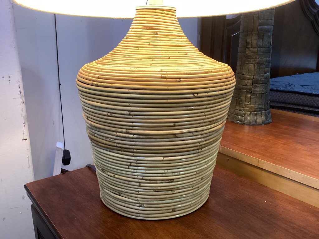 85887 - Ashley Kerrus 27in Table Lamp Brown Rattan