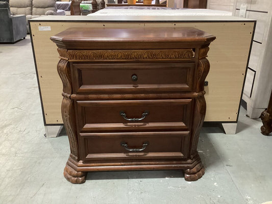 86010 - Emilie 3 Drawer Nightstand 32x19x33