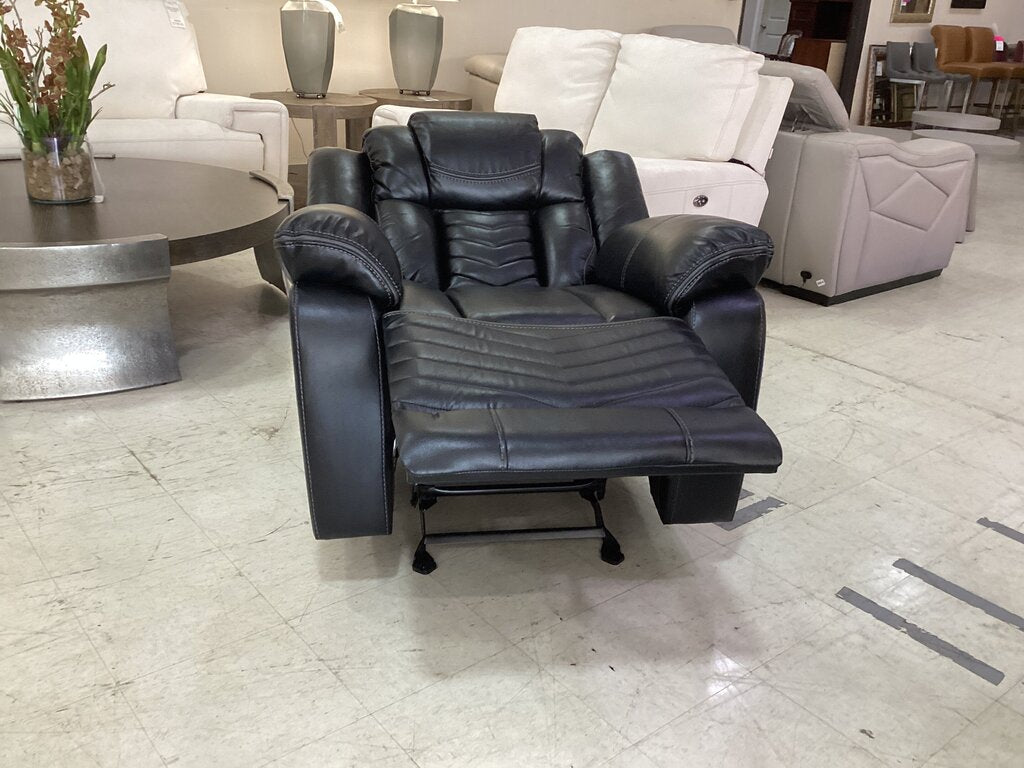 Navigator Black NEW Glider Recliner 38x33x40 (653222)