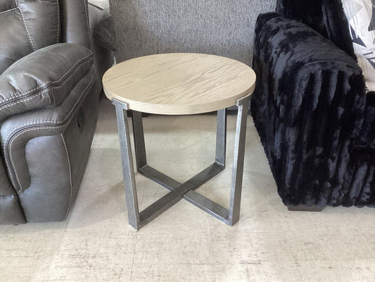 86095 - Ashley Dalenville Round End Table 24x24x24
