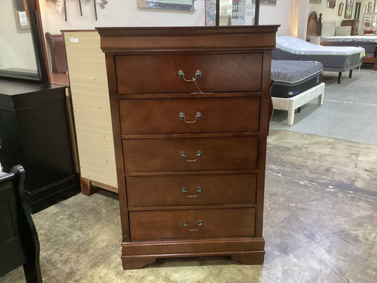 86094 - Ashley Alisdair Chest 32x16x49