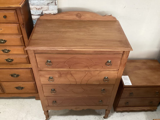 86102 - Vintage 4 Drawer Chest 30x18x42
