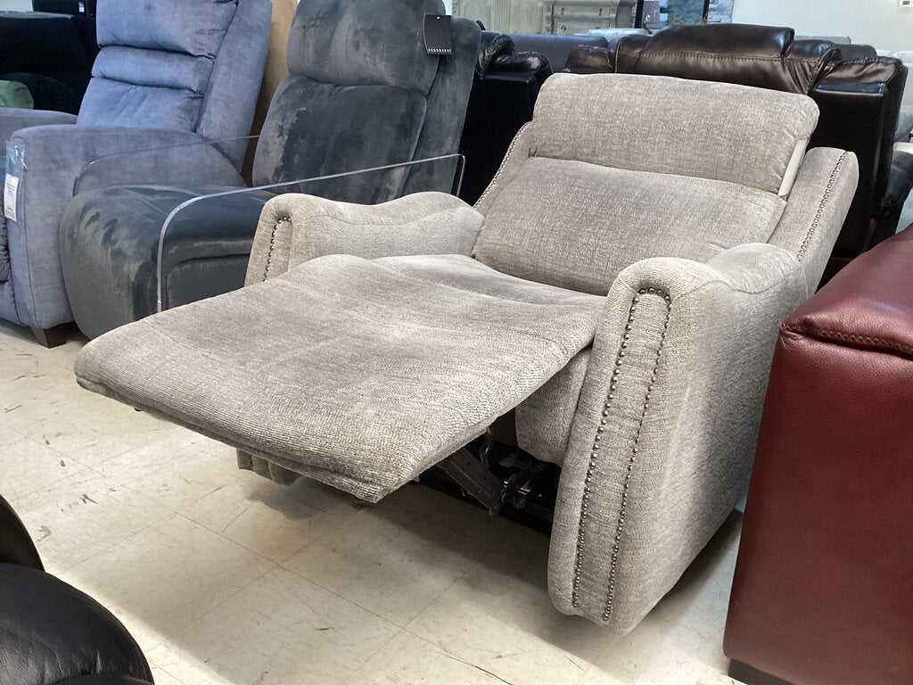 86147 - Broyhill Mason Power Recliner 36x32x41