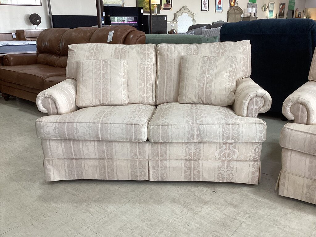 86199 - Thomasville Vintage Sofa and Loveseat 87/61x34x34