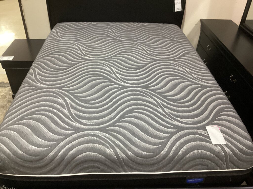 86042 - Sealy Hybrid Permium Queen Mattress
