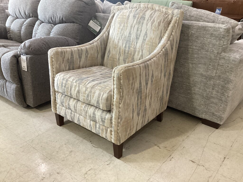 86293 - Nailhead Trim Club Chair 30x30x40