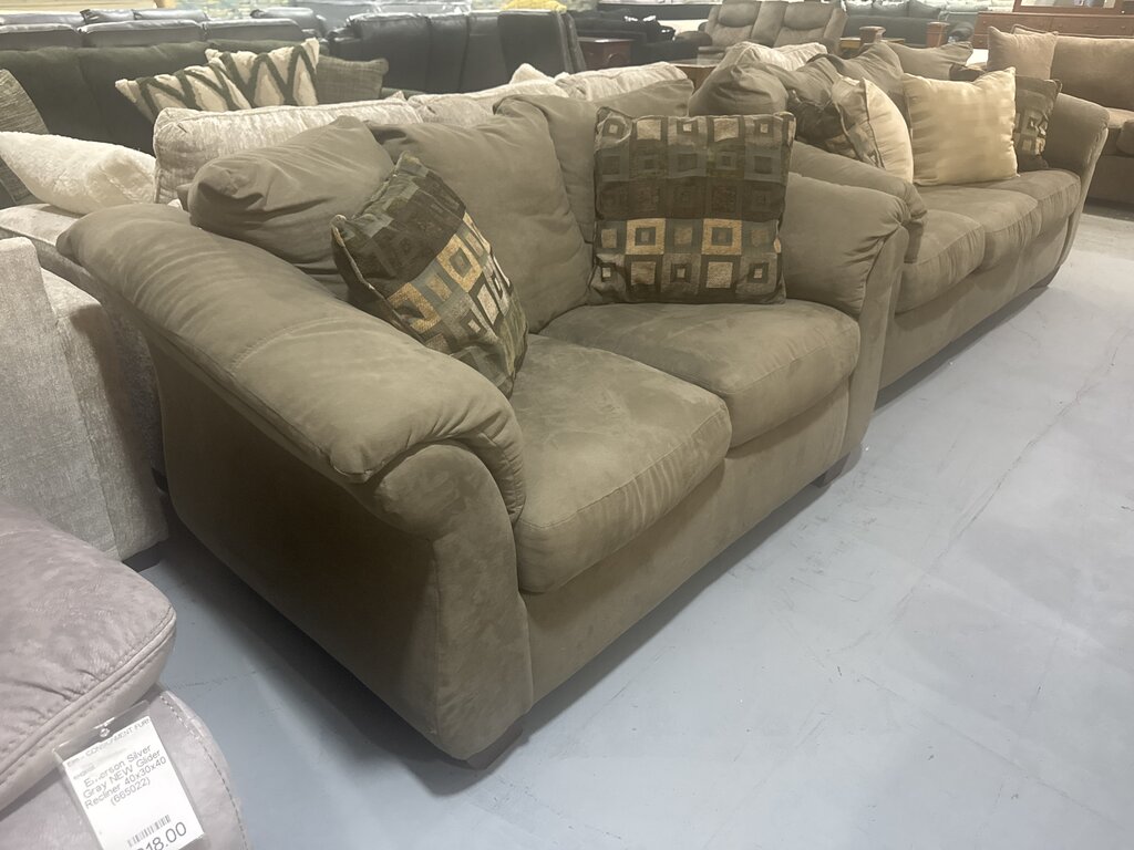 86282 - Ashley Darcy Sofa and Loveseat 88-66x37x39