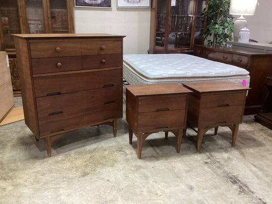 86281 Vega By Morris MCM 3pc Bedroom Group (22x15x25)(38x19x44)