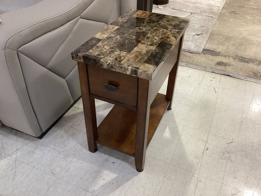 86520 Ashley Bregin Chairside Table