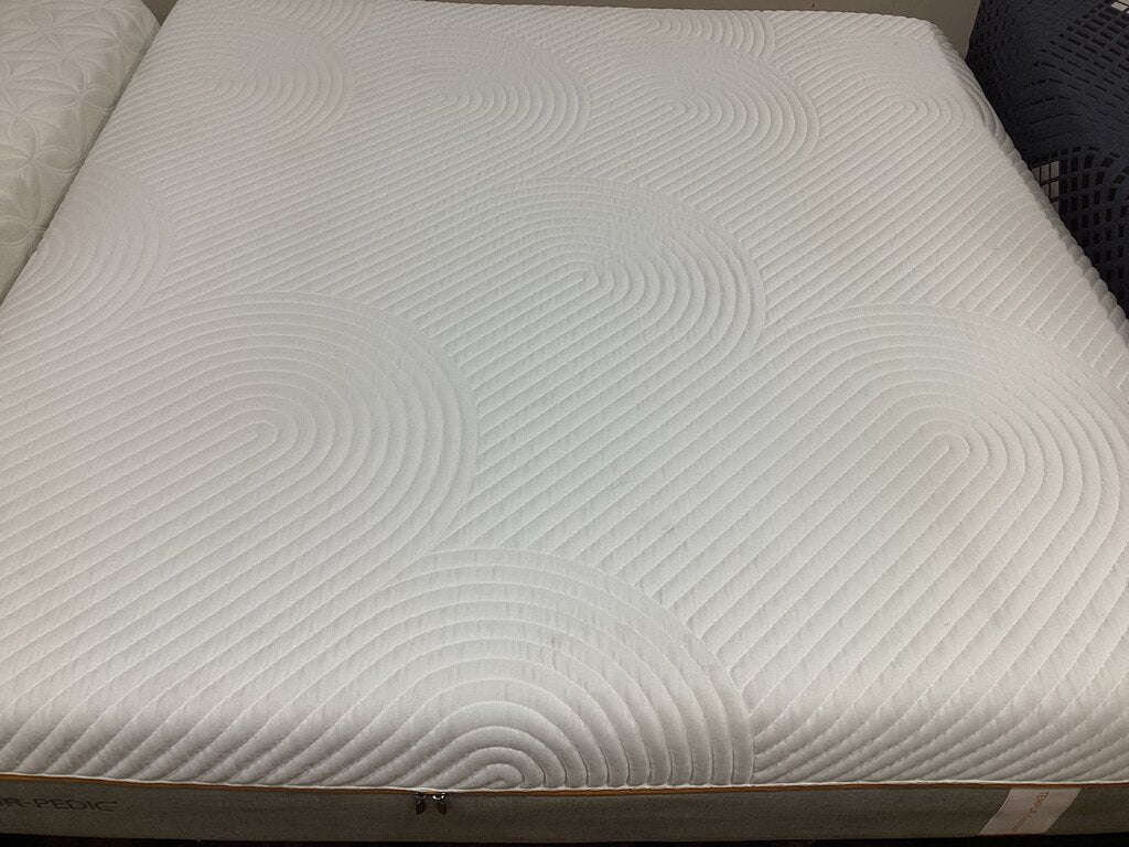 86526 Tempur Contour King Mattress