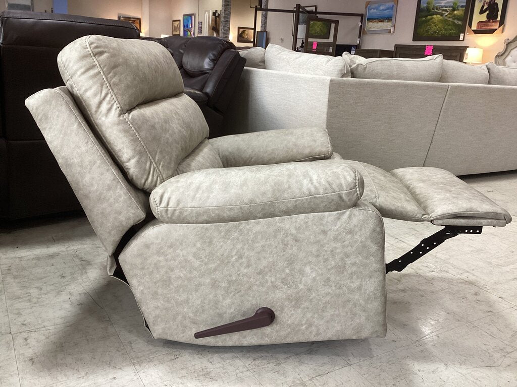 Titan Mushroom NEW Recliner 37x35x41 (2850)