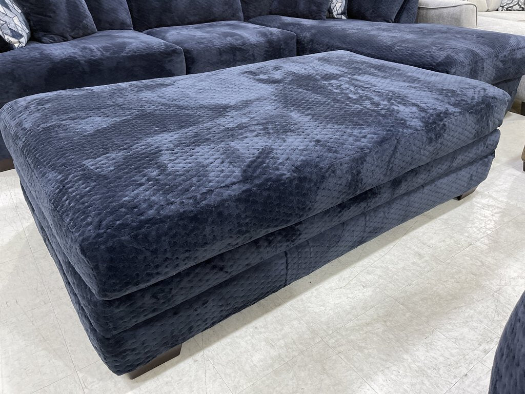 Comet Eclipse NEW Ottoman 70x40x21 (7005-3804)