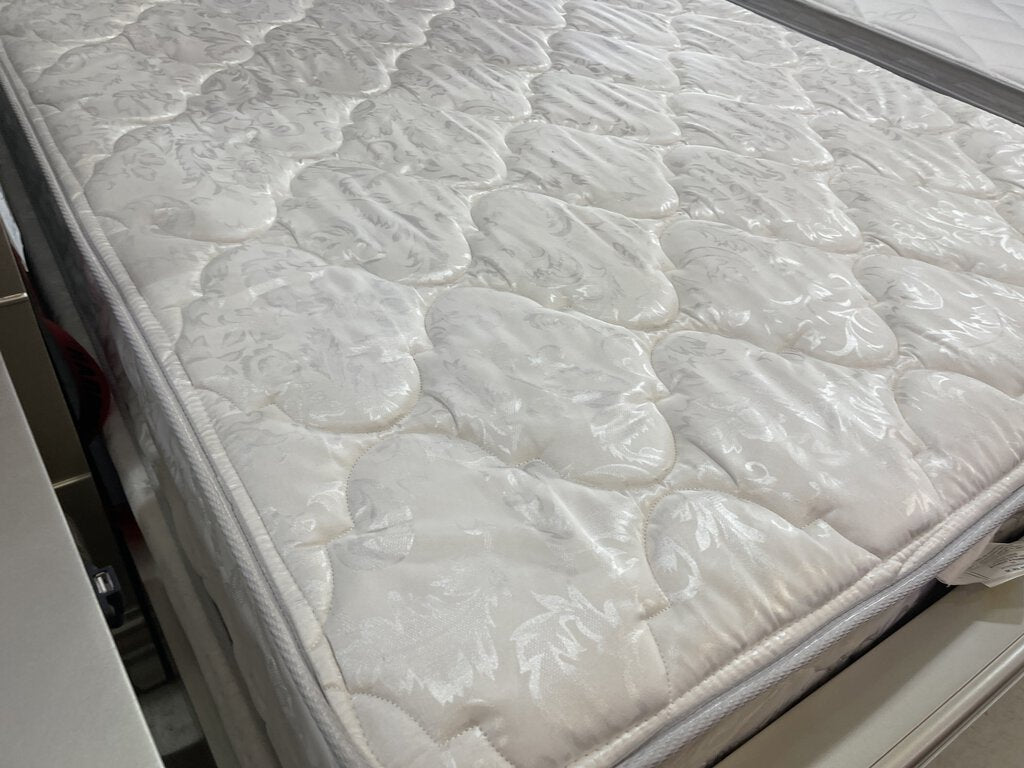 80312 - Full Size Lady Americana Mattress w/Box