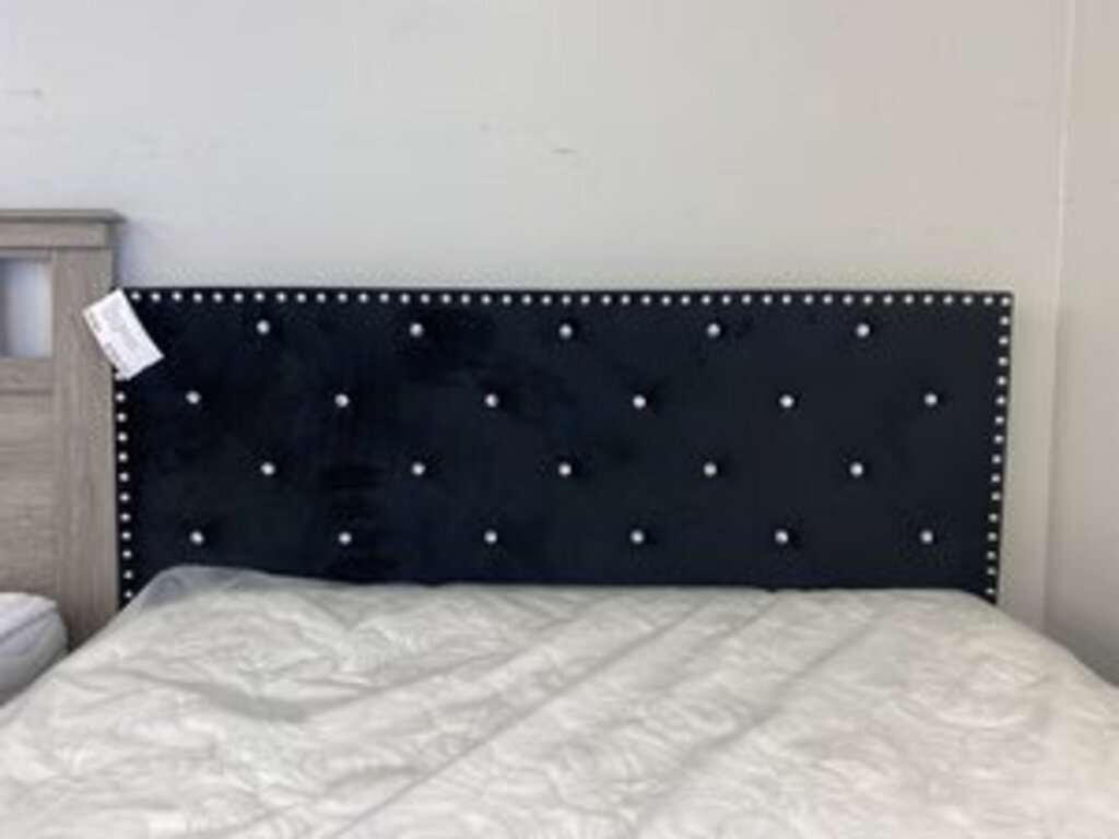 Starlett Black NEW Full Size Bed Frame 58x77x48 (104229)