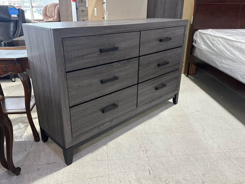 Tyler Gray NEW Dresser 58x16x37 (107094)