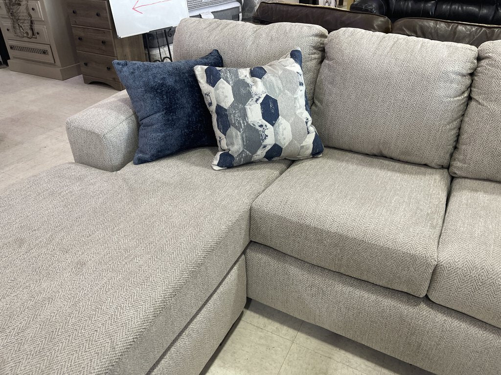 Herringbone Oatmeal NEW 2pc Sectional w/Chaise 114x85x36 (4151/4152-HERO)