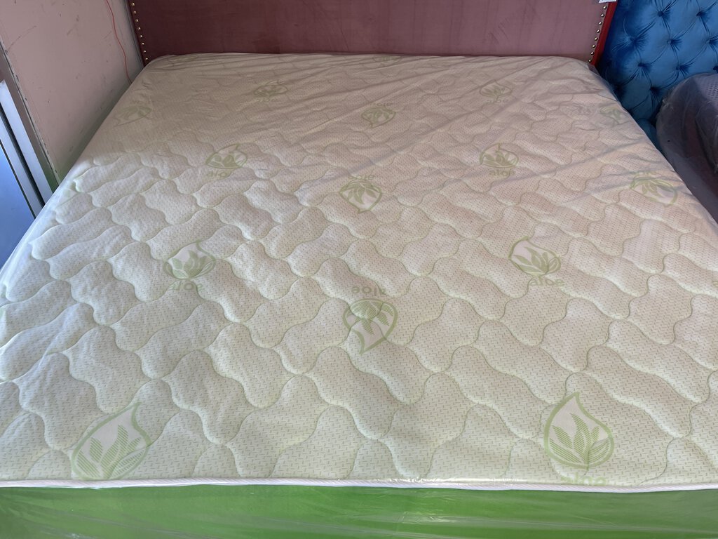 Aloe Vera Green Border Refurb King Mattress