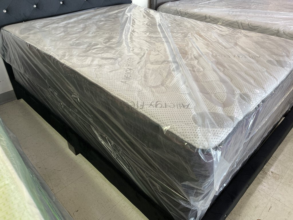 Allergy Free Purple Border Refurb Full Mattress