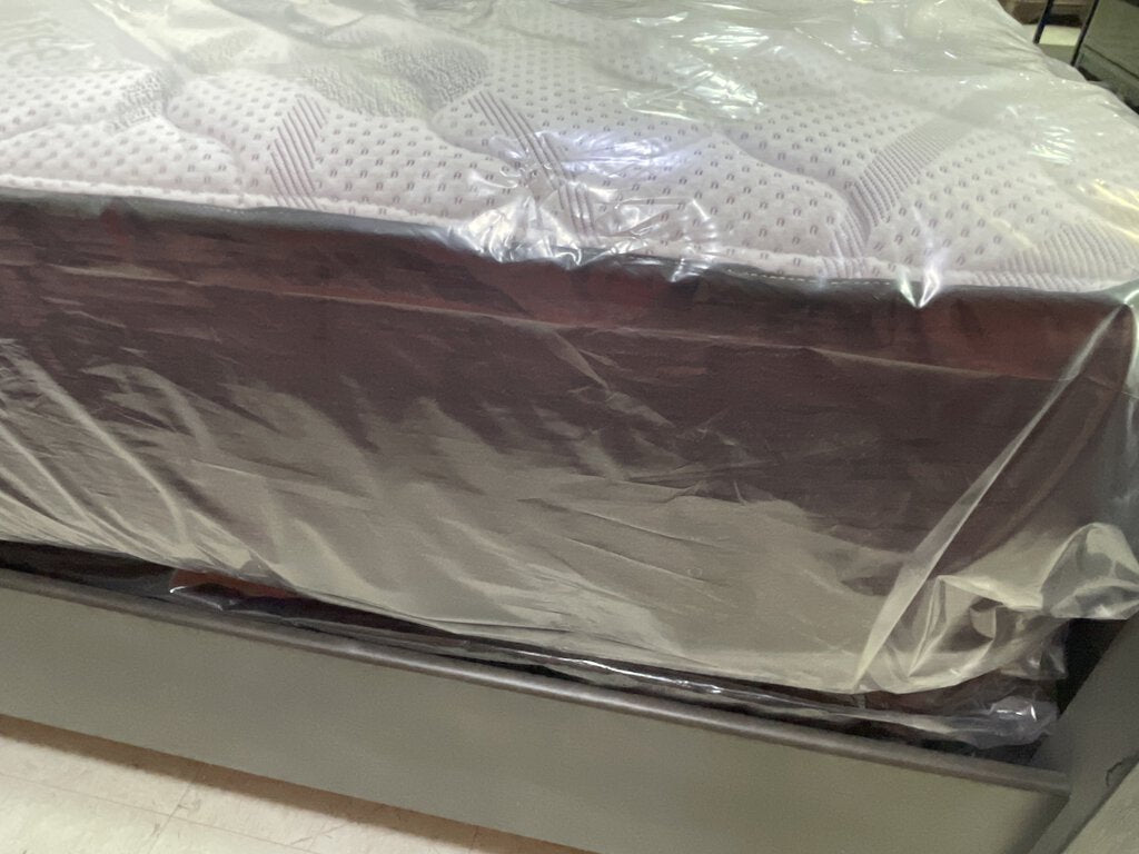 Allergy Free Purple Border Refurb King Mattress