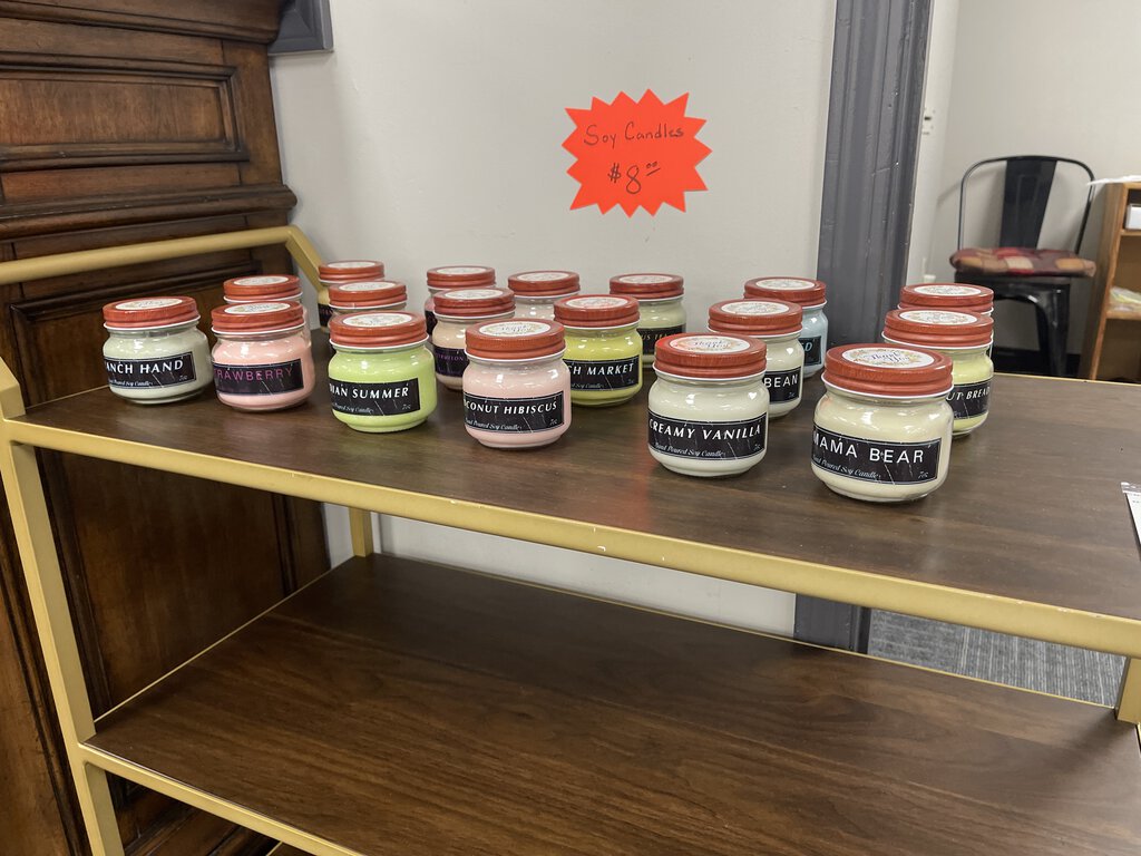 76225 (8039) Hand Poured 7oz Soy Candle - Assorted Scents