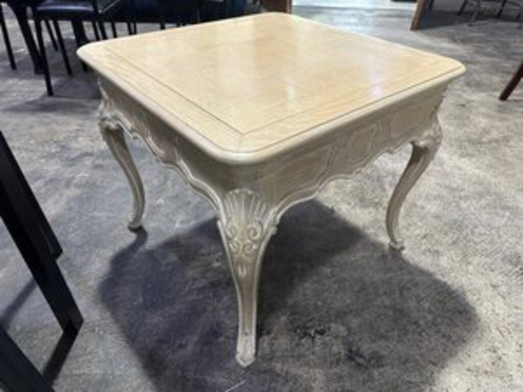 79674 (8443-6) End Table 27x27x23