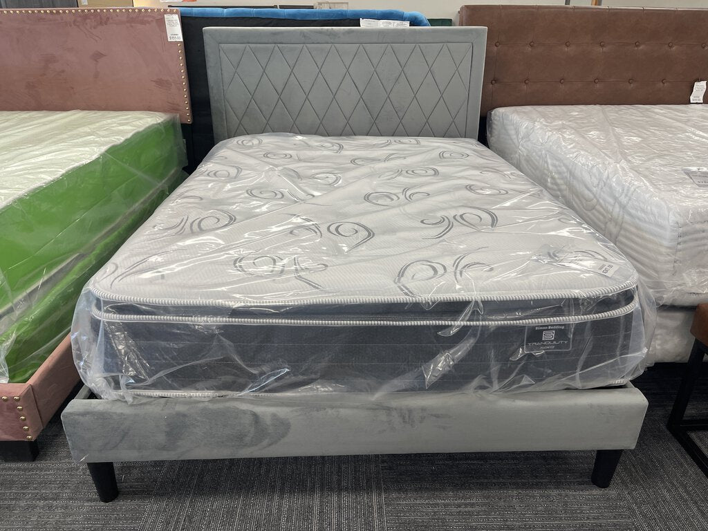 Delta Gray Velvet NEW Full Size Platform Bed 55x80x44 (106020)