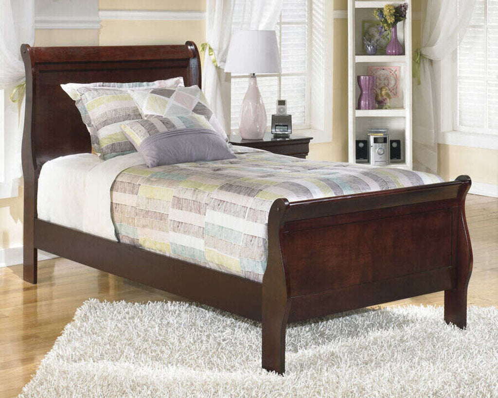 LP Cherry NEW Twin Sleigh Bed Frame 42x5x47 (GT-119411)