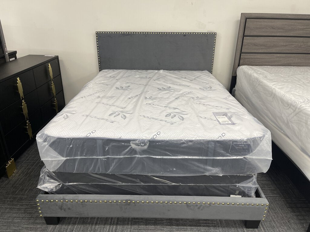 Calypso NEW Queen Gray Bedframe 63x84x47 (105030)