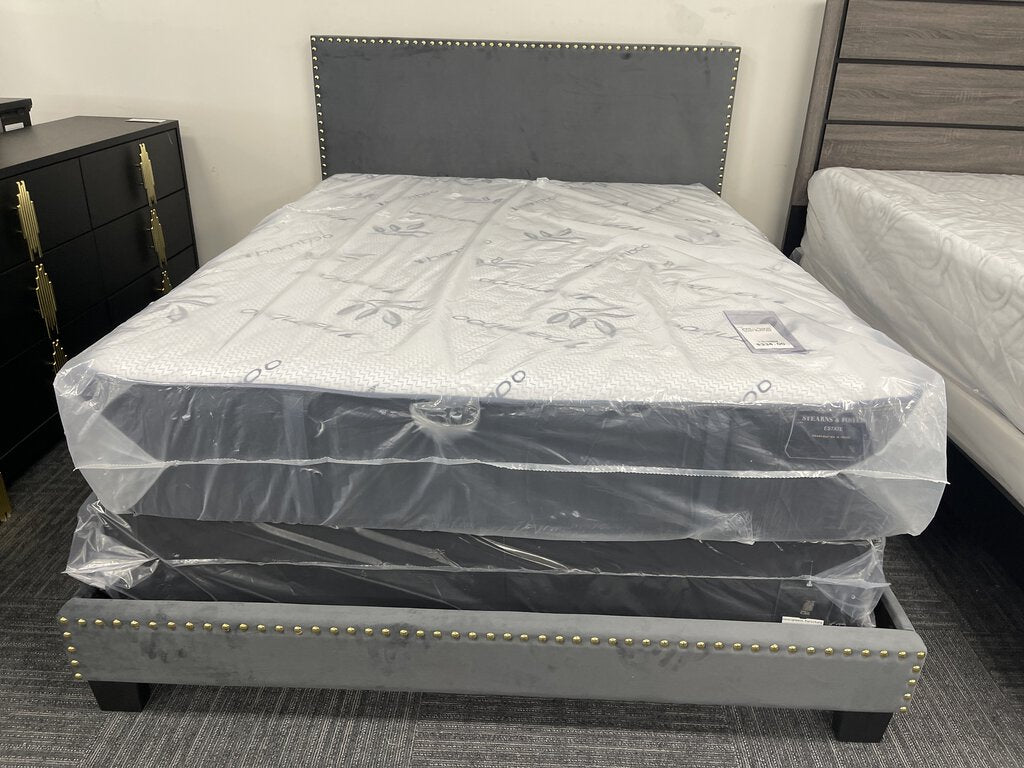 Calypso NEW Queen Gray Bedframe 63x84x47 (105030)